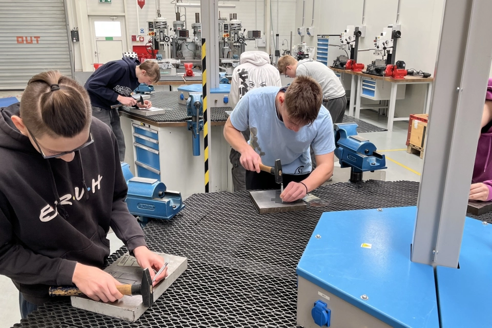 Krásná spolupráce školy a firmy - 12